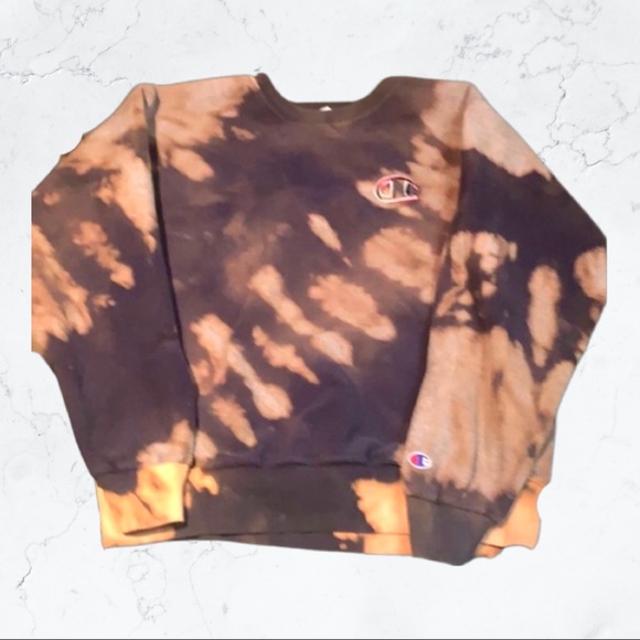 💜 Vintage Champion Tie-Dye Sweatshirt - Picture 2 of 5